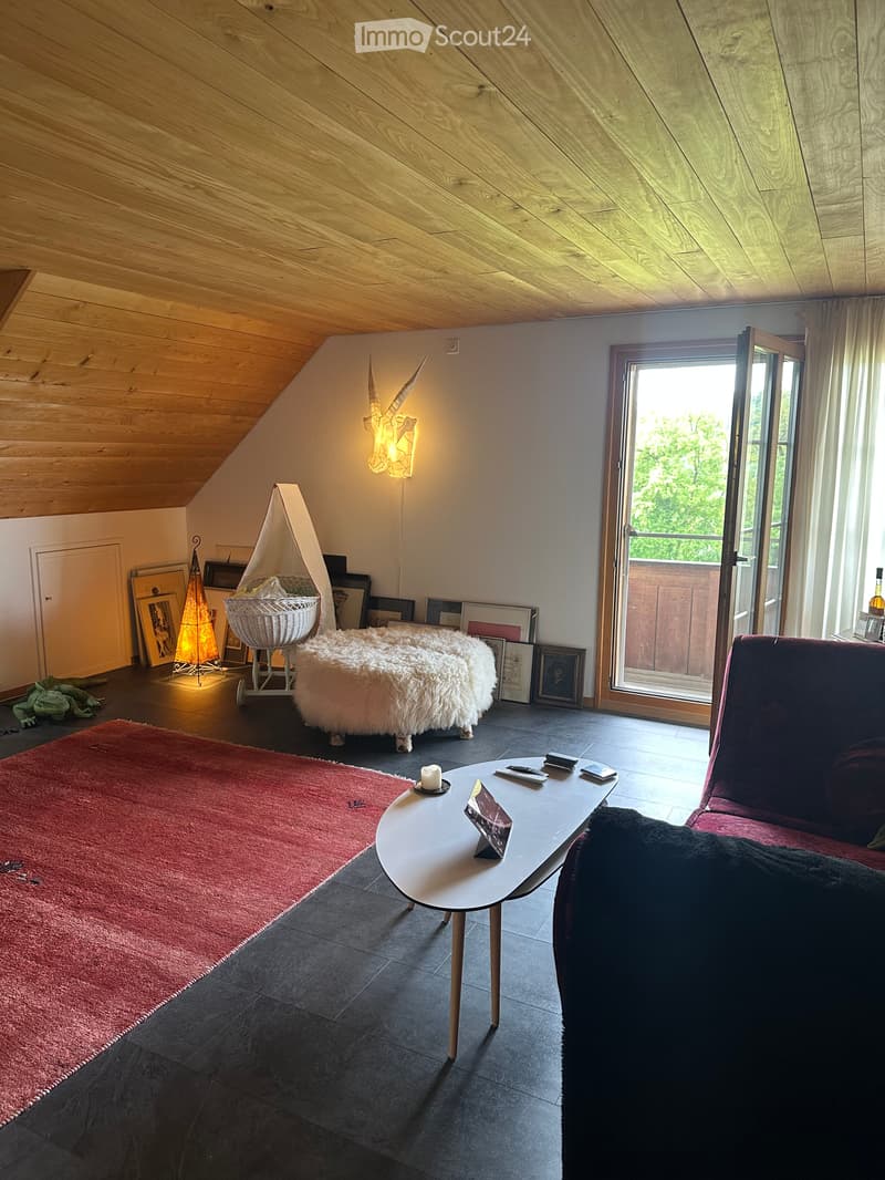Charmant appartement de 3,5 pièces en mansarde à Neuenegg (2)