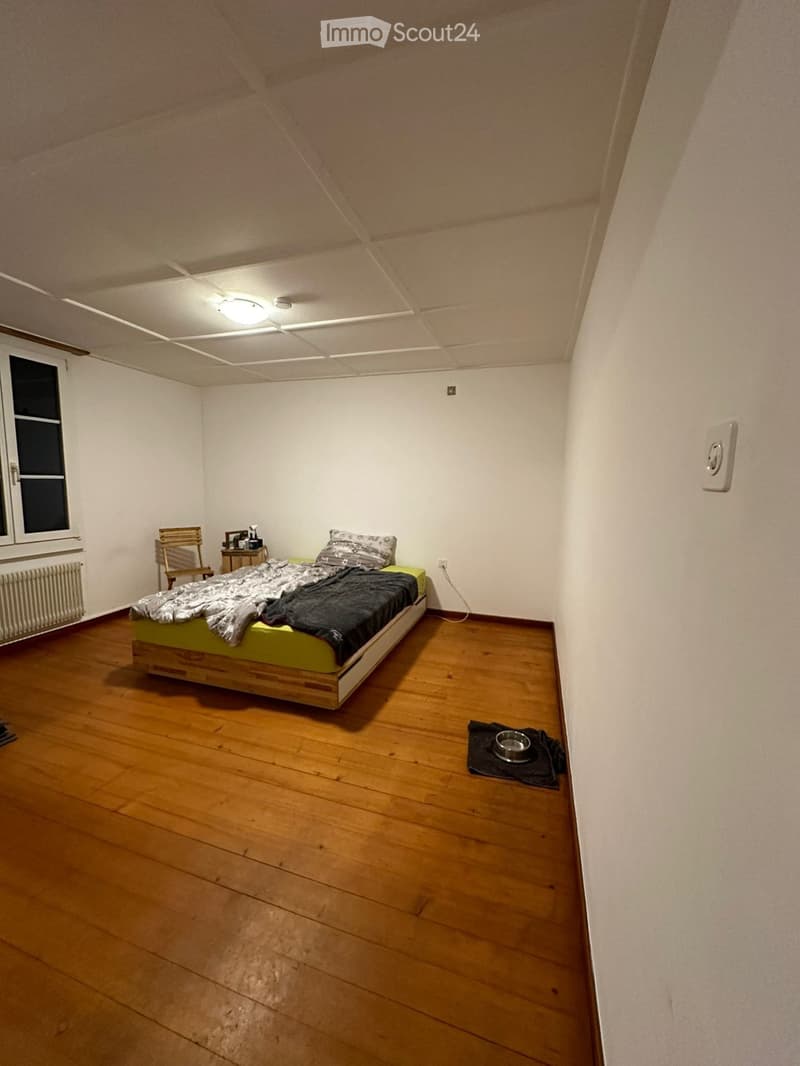 Incantevole appartamento di 4.5 locali in un edificio storico a Möriswil / Uettligen (6)
