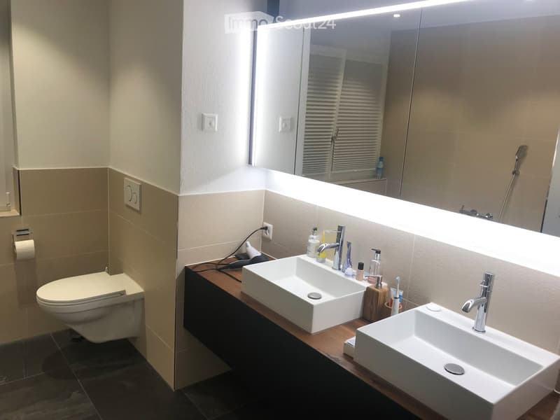 A luxury apartment in a central location with many extras!! (7)