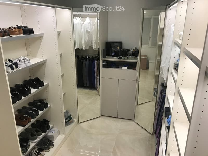 A luxury apartment in a central location with many extras!! (13)
