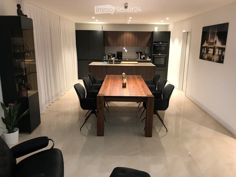 A luxury apartment in a central location with many extras!! (2)