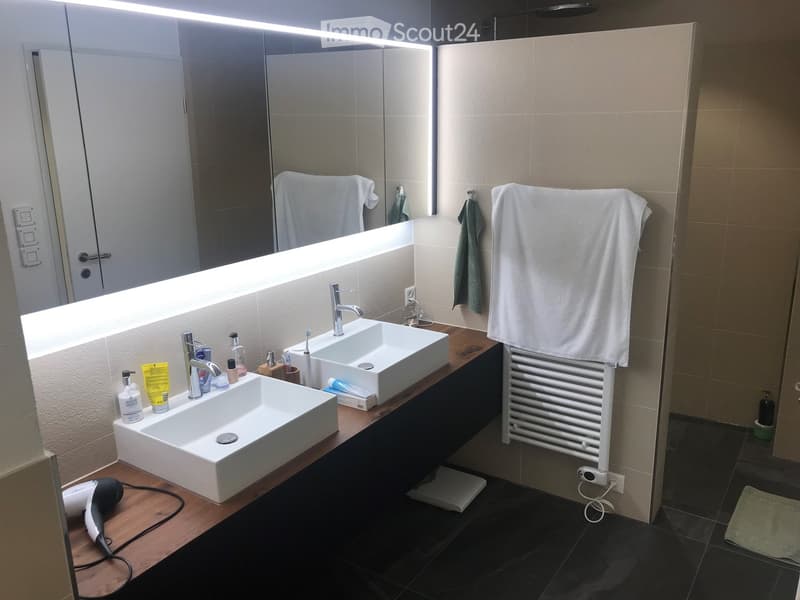 A luxury apartment in a central location with many extras!! (9)