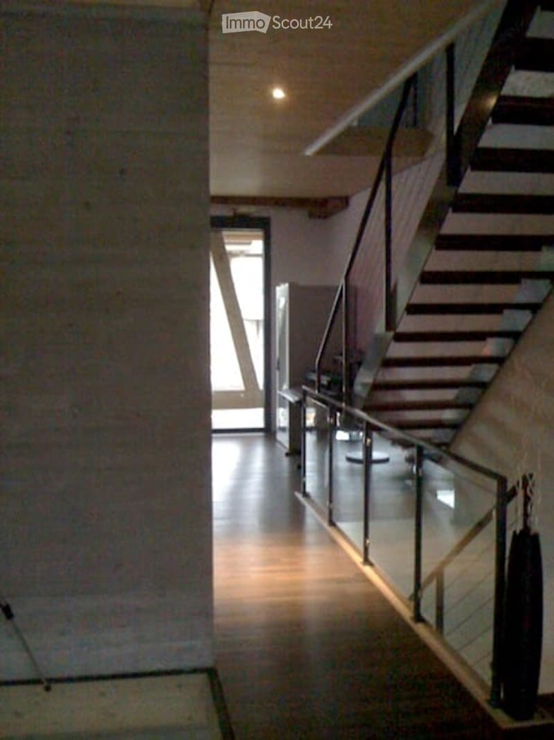 Eine moderne Loft-Wohnung auf drei Stockwerken (7)