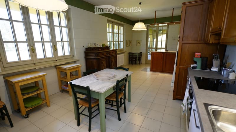 {"type": "Kitchen", "objects": ["table", "chair", "cabinet", "sink", "stove", "coffee maker", "cupboard", "stool", "cupboard", "cupboard", "cupboard", "cupboard", "cupboard", "cupboard", "cupboard", "cupboard", "cupboard", "cupboard", "cupboard", "cupboar