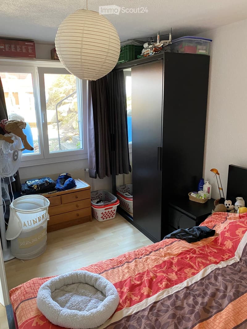 Aussichtsreiche 2.5 Zimmerwohnung mit kleinem Büro (9)
