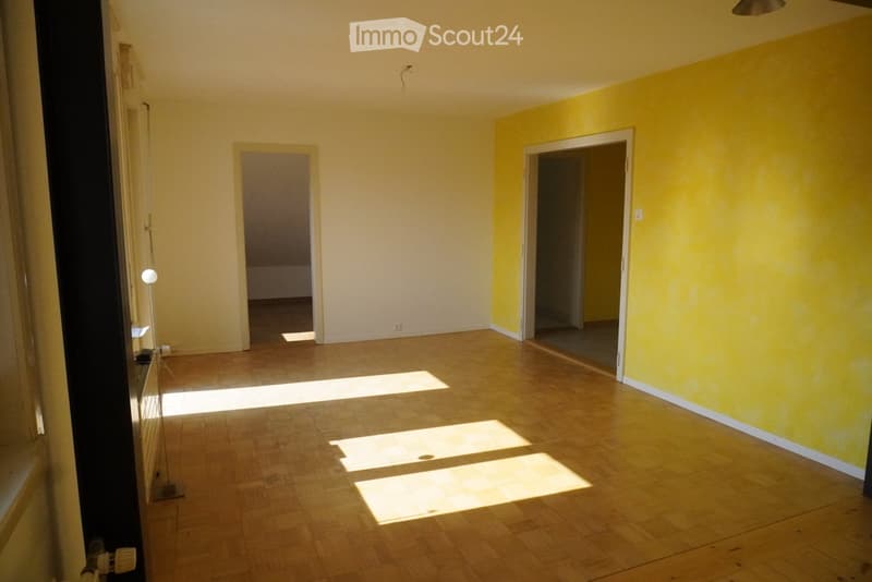 Charming 3-room old building apartment with balcony in Köniz (5)