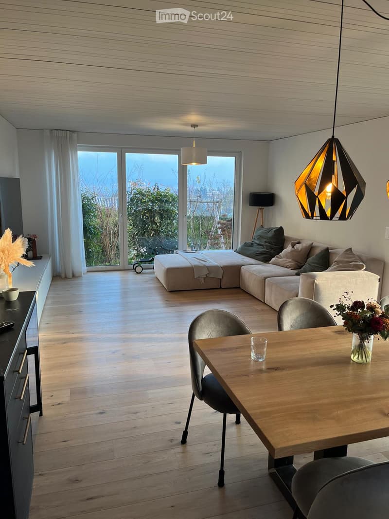 Paradis familial avec vue sur le lac : Appartement moderne 4.5 pièces avec jardin de 150m² (7)