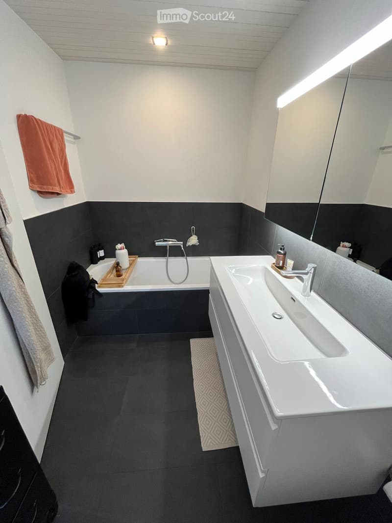 Paradis familial avec vue sur le lac : Appartement moderne 4.5 pièces avec jardin de 150m² (9)