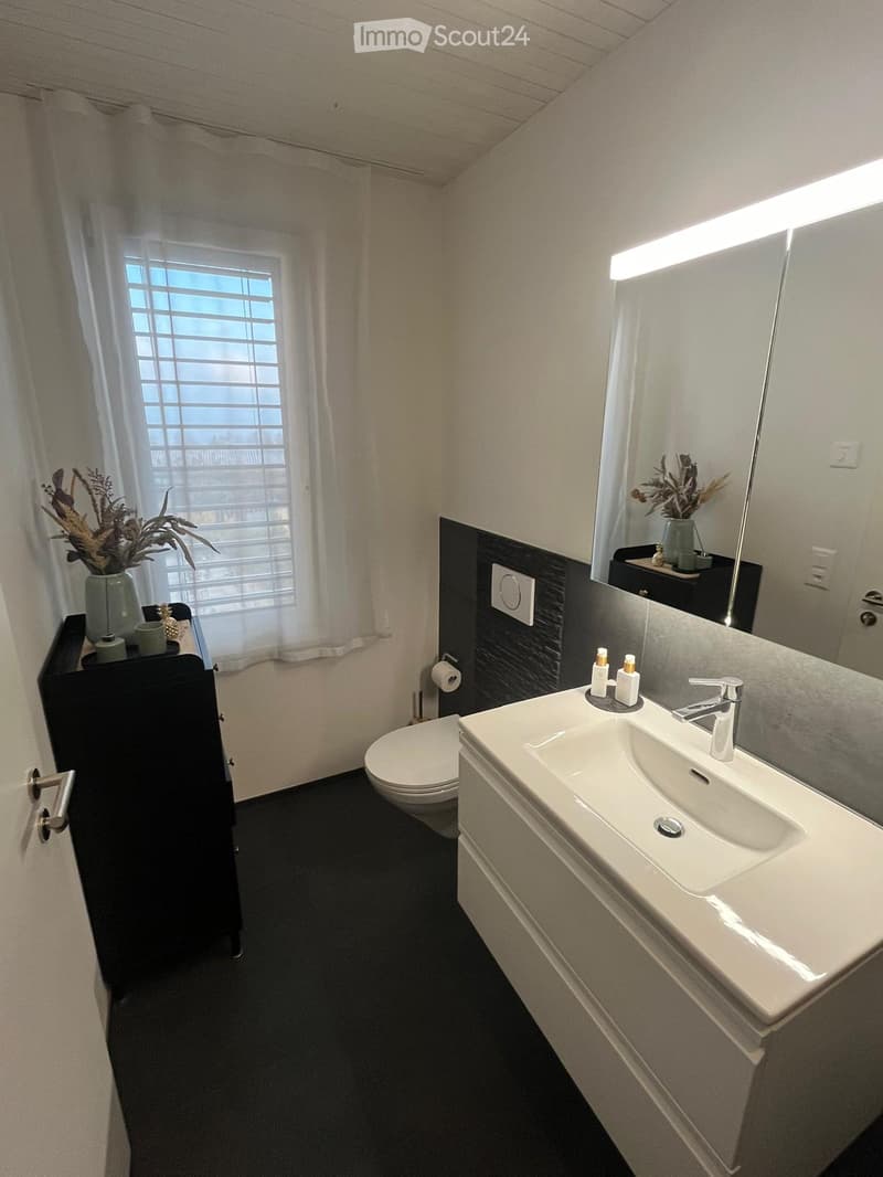 Paradis familial avec vue sur le lac : Appartement moderne 4.5 pièces avec jardin de 150m² (8)