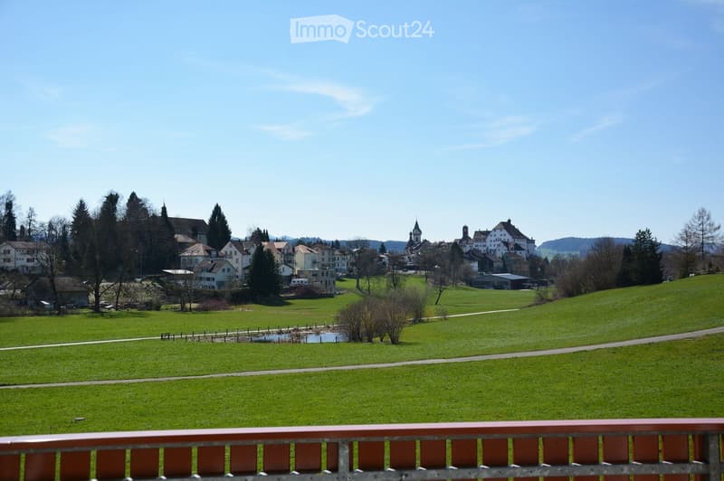Ihre neue Aussicht aus dem Wohnzimmer, Küche und Balkon