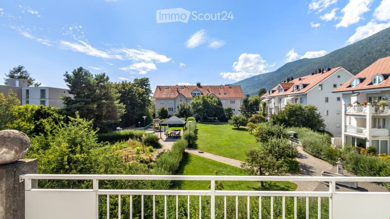 02 Sicht vom Balkon, Siedlung Hälegärtli, Innenhof mit Tiefgarage