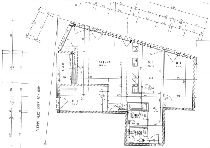 Floor plan of a residential space showing a living area (SEJOUR), three bedrooms (CH. 1, CH. 2, CH. 3), a bathroom (BAIN), a hallway (HALL), and a balcony (BALCON). Dimensions and measurements are indicated throughout.