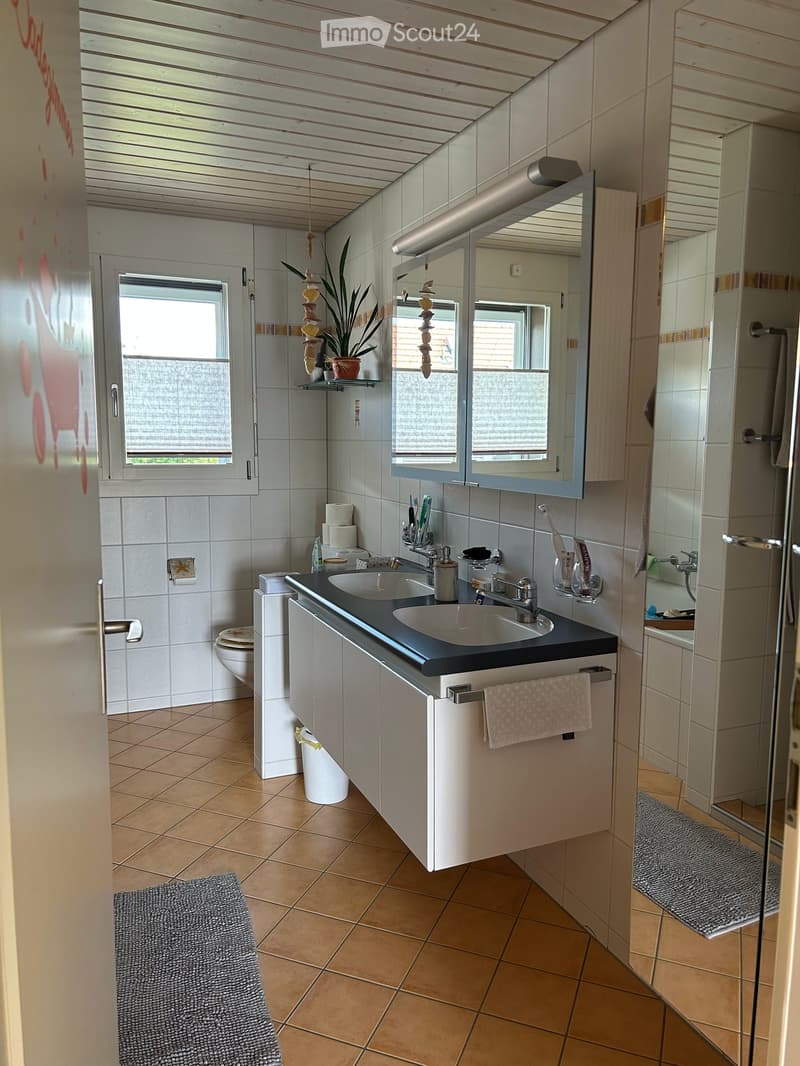 Grosszügige 5.5-Zimmer-Maisonette-Wohnung in Seedorf BE (3)