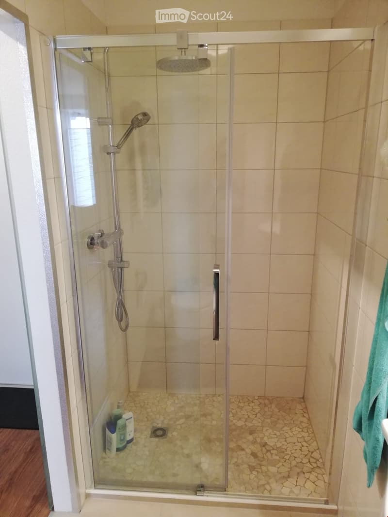 Available now 2.5 room apartment in the center of Leuk (9)