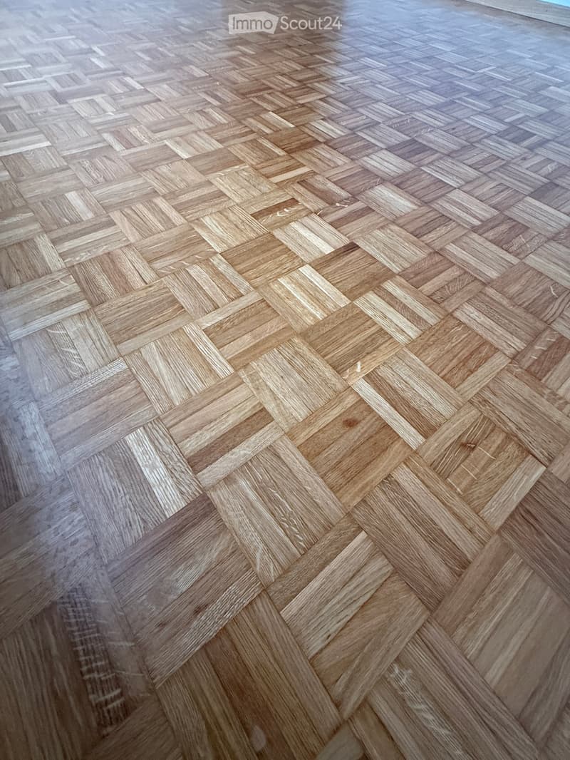 Parquet floor with diamond-shaped wooden tiles