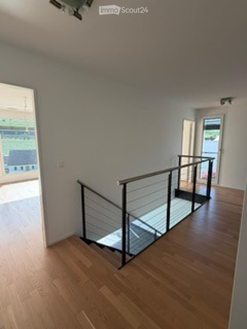 Maison familiale moderne Minergie avec vue à couper le souffle (10)
