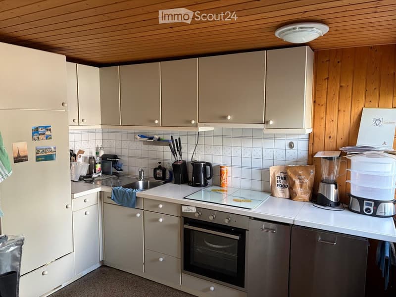 {"type": "Kitchen", "objects": ["refrigerator", "oven", "stove", "sink", "blender", "coffee maker", "oven mitts", "oven gloves", "oven cleaner", "oven cleaner", "oven cleaner", "oven cleaner", "oven cleaner", "oven cleaner", "oven cleaner", "oven cleaner"