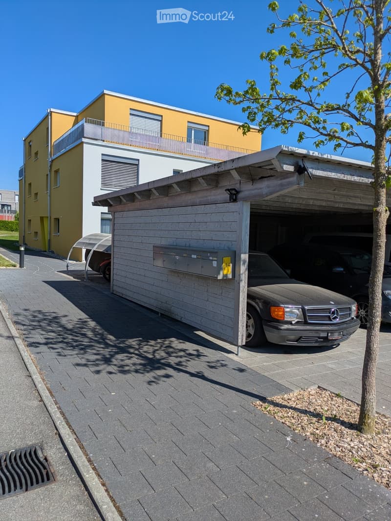 Appartamento moderno e bello di 3,5 locali con terrazza balcone di 12m2 a Grossaffoltern (3)