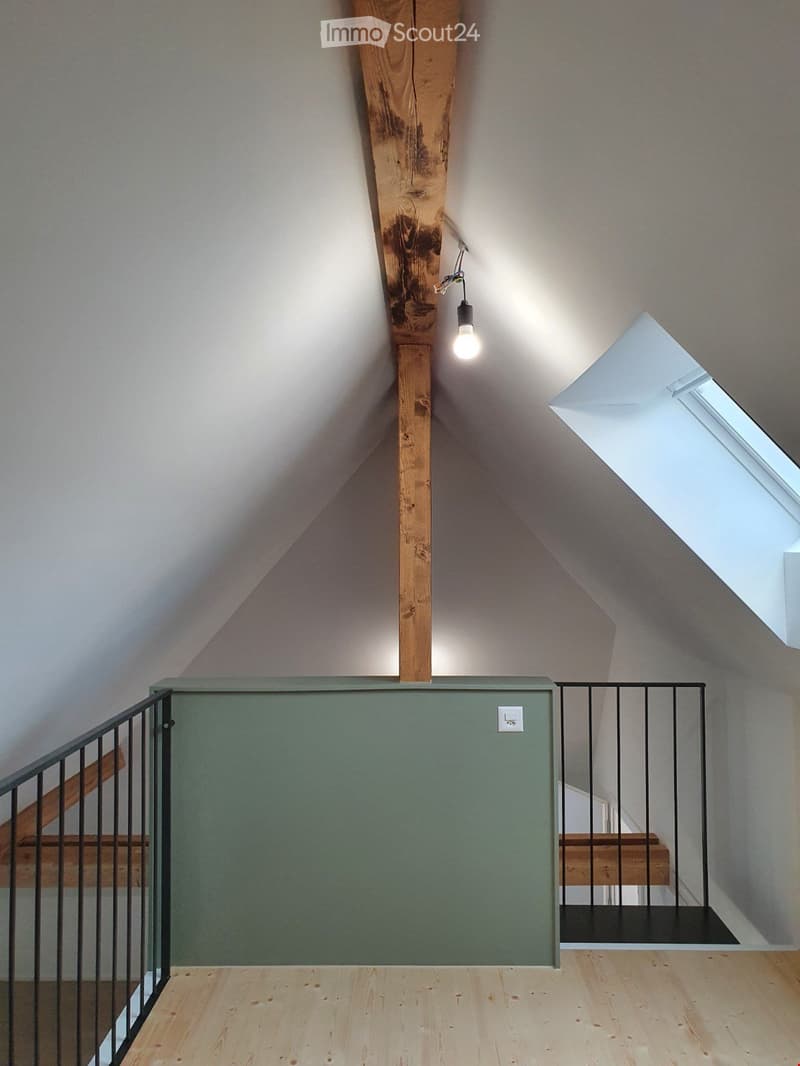 Première location dans un bel immeuble ancien dans le quartier de Champagne (7)