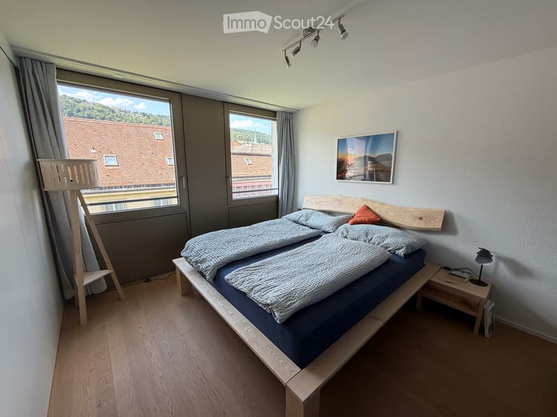 Appartement lumineux de 2,5 pièces au 5e étage sur Neuengasse, Biel (1)