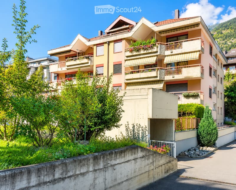 4.5-room apartment with renovation potential, design freedom, and immediate occupancy in Glis (1)