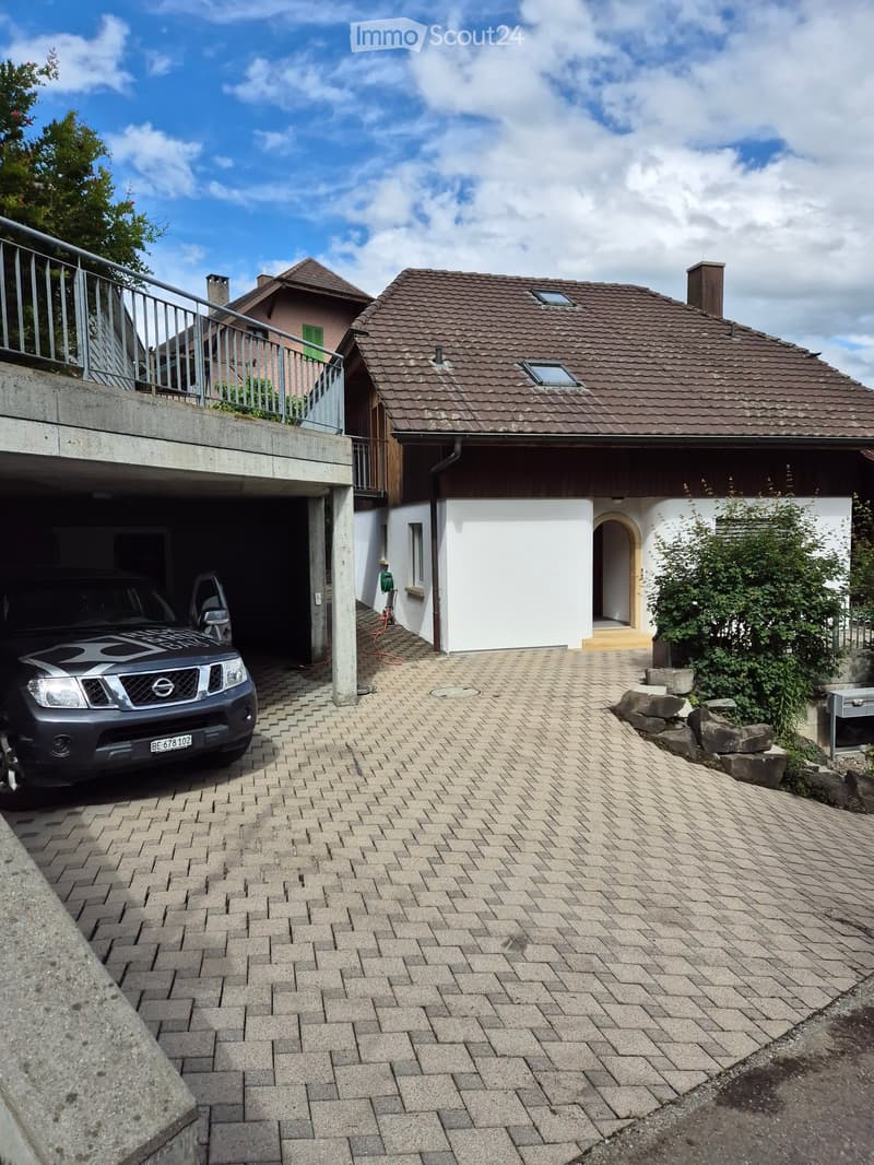 Charmantes 6.5-Zimmer-Einfamilienhaus in Walperswil – sofort verfügbar! (2)