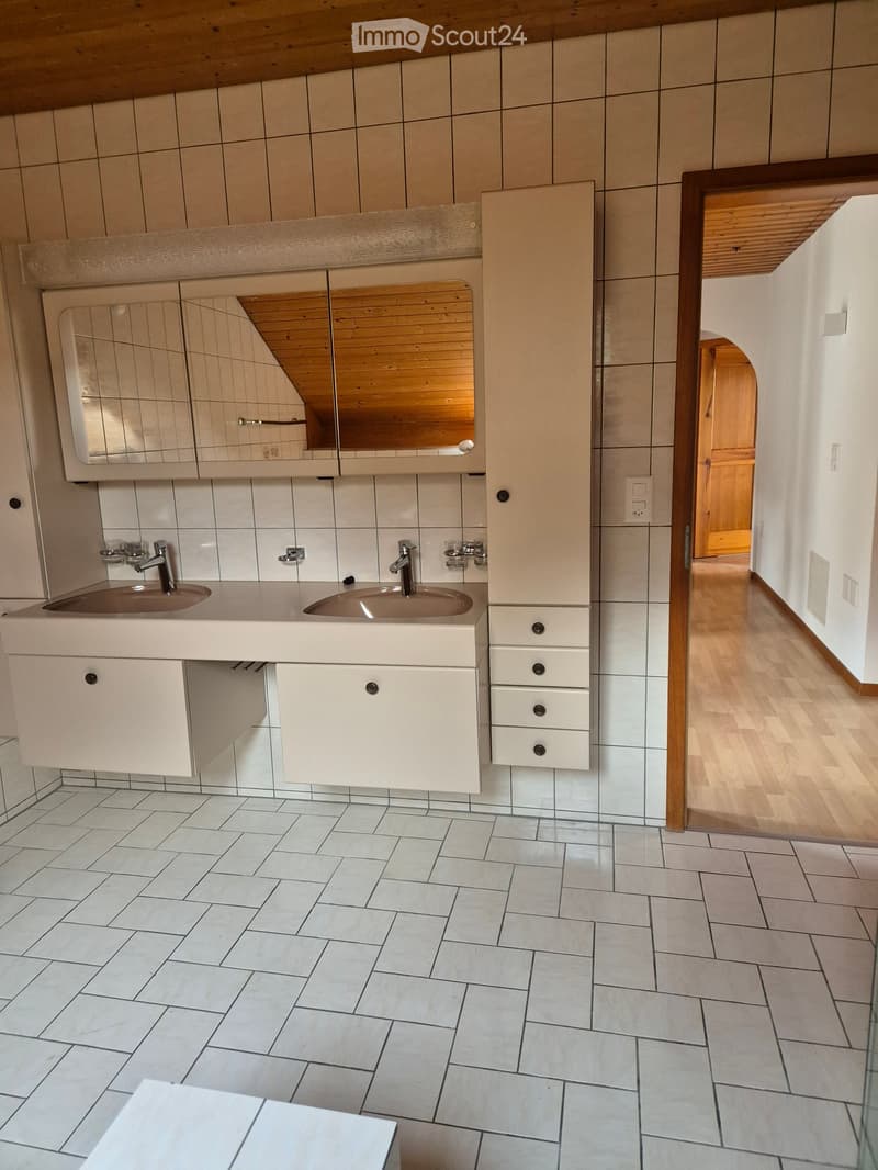 Charmantes 6.5-Zimmer-Einfamilienhaus in Walperswil – sofort verfügbar! (9)