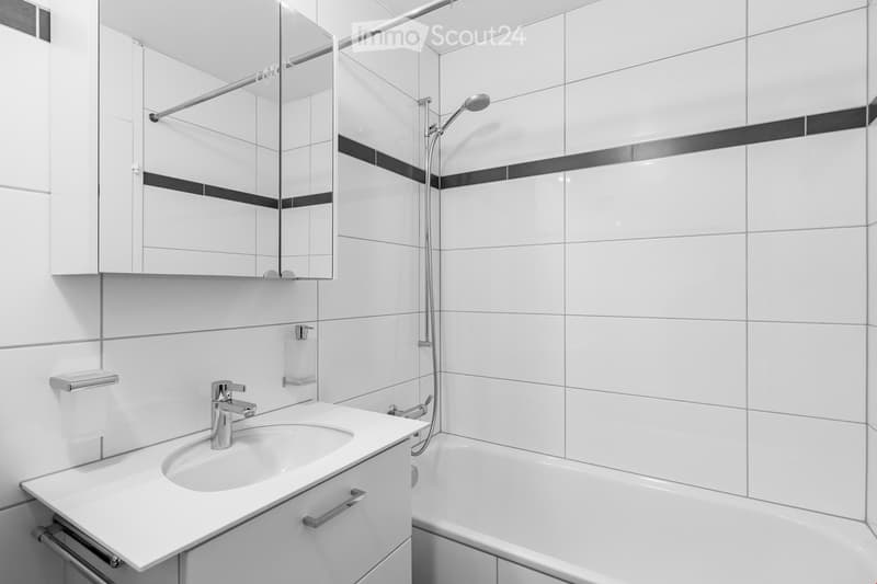 Beautiful, top-renovated 4-room apartment in a sunny, quiet location (6)