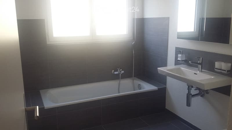Modern, beautiful 4.5-room ground-floor apartment with terrace/lawn in Grossaffoltern (6)