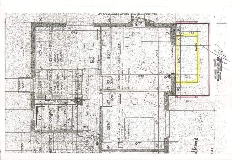 Floor plan of a residential building showing multiple rooms including living room, kitchen, bedrooms, bathrooms, and hallway.