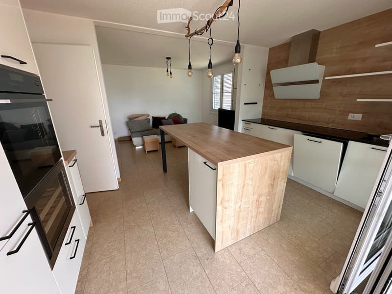 Moderne 2,5-Zimmer-Wohnung (erweiterbar auf 3,5 Zimmer) in Murten – Angenehme Aussicht / optimale Erreichbarkeit (2)