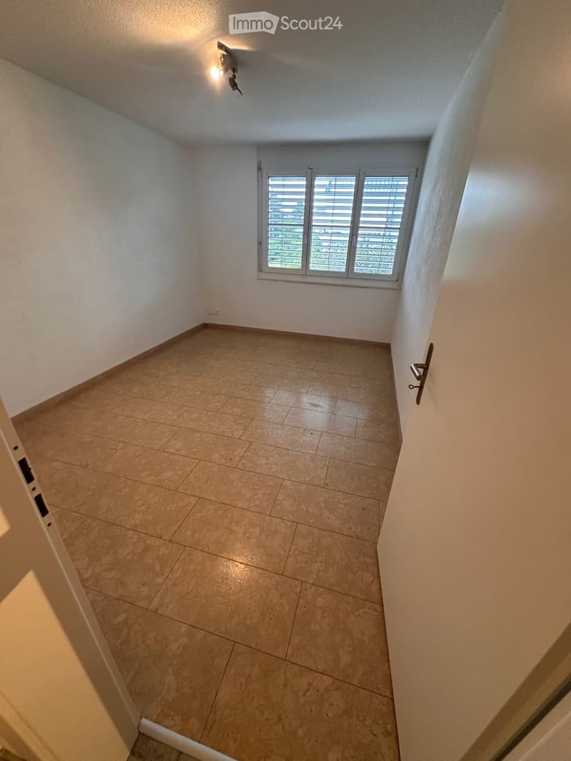 Moderne 2,5-Zimmer-Wohnung (erweiterbar auf 3,5 Zimmer) in Murten – Angenehme Aussicht / optimale Erreichbarkeit (4)