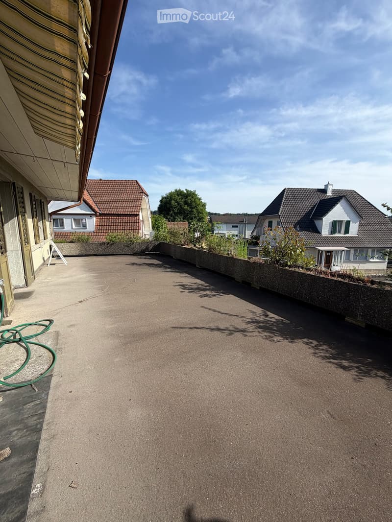 Charming 3.5-room apartment in a renovated old building – Bahnhofstrasse 39, Roggwil BE (5)
