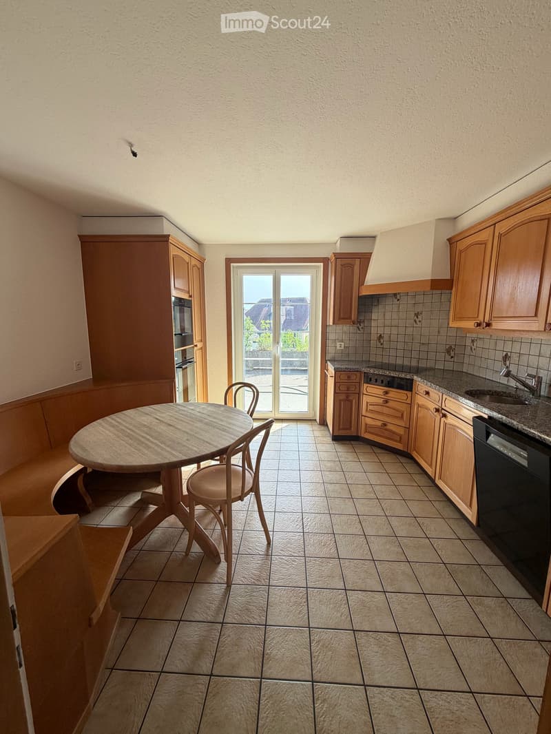 Charming 3.5-room apartment in a renovated old building – Bahnhofstrasse 39, Roggwil BE (3)