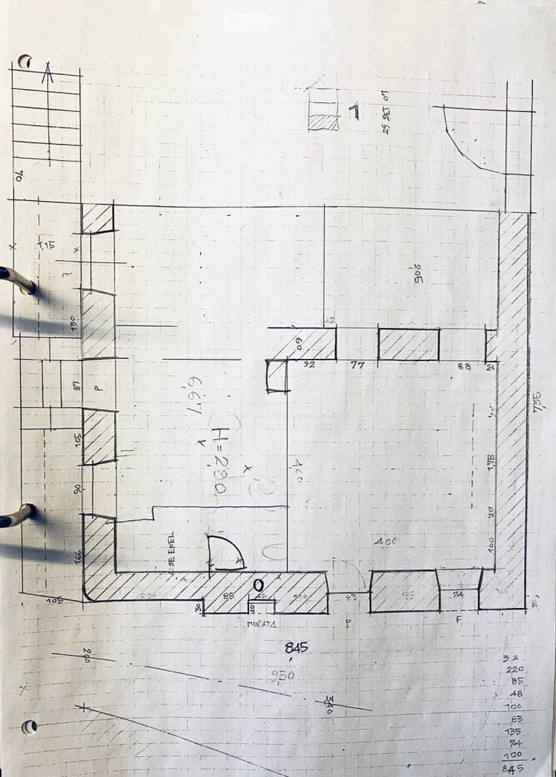 Floor plan with dimensions and room labels