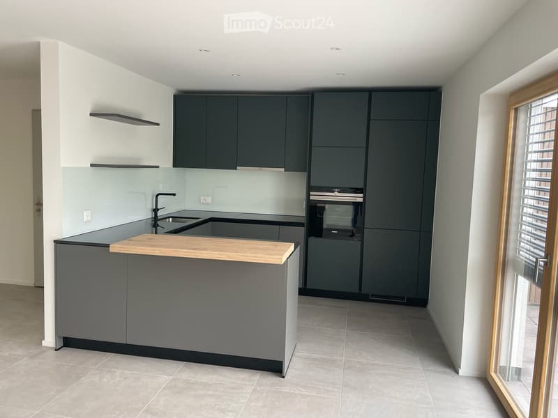 Geräumiges Duplex mit 4.5 Zimmern in Villarlod – Neu und sofort verfügbar (1)