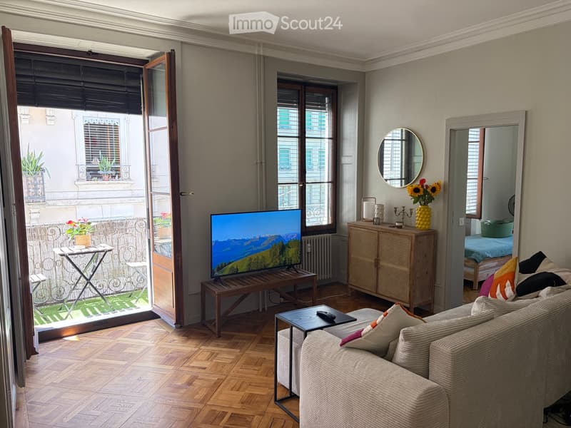 Charming 4-Room Apartment with Balcony in the Heart of Geneva (2)