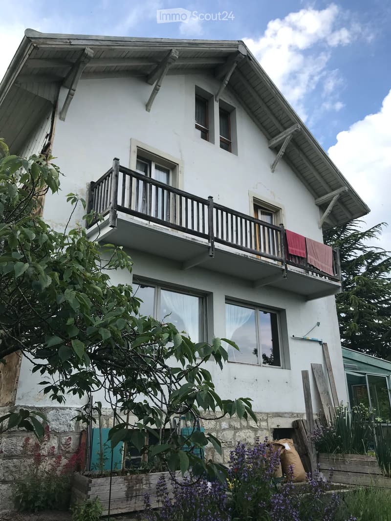 Charmantes 6-Zimmer-Familienhaus mit Panoramablick auf den See und die Alpen in Giez (VD) (1)