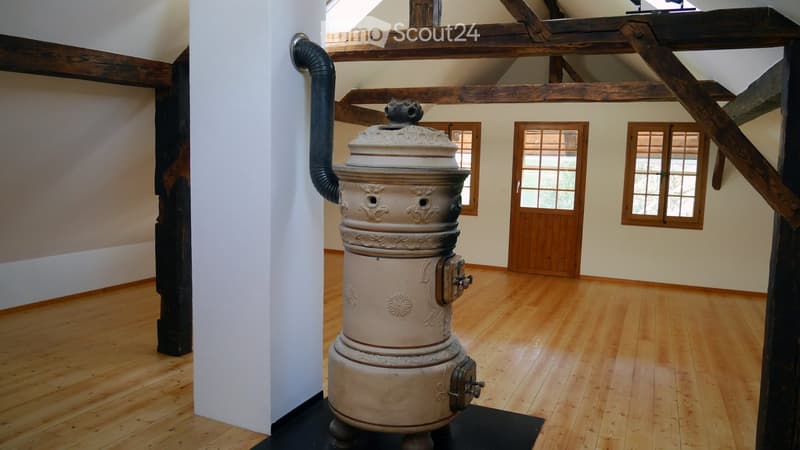 Large renovated attic apartment / loft (approx. 100 m2) with special charm (approx. 15 minutes from Steffisburg) (9)
