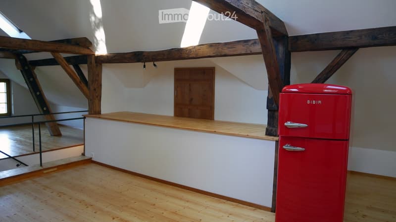 Large renovated attic apartment / loft (approx. 100 m2) with special charm (approx. 15 minutes from Steffisburg) (7)