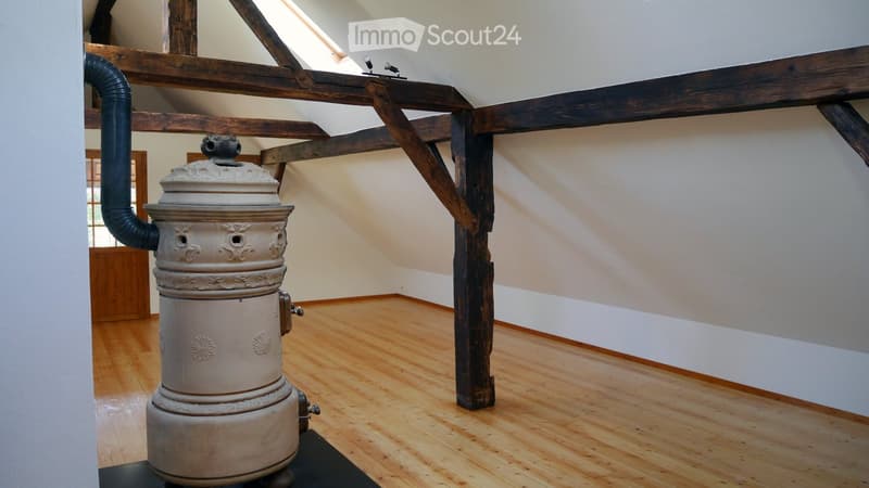 Large renovated attic apartment / loft (approx. 100 m2) with special charm (approx. 15 minutes from Steffisburg) (10)
