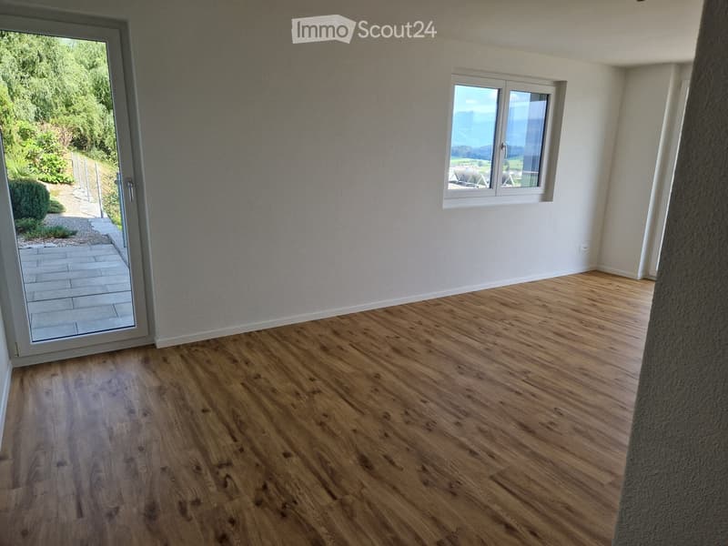 Masterschlafzimmer mit Zugang zur kleinen und grossen Terrasse