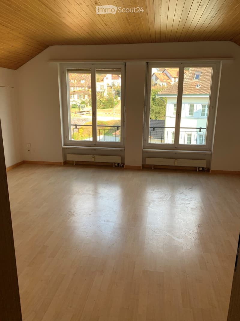 Helle 3.5-Zimmer-Wohnung mit Balkon und schöner Aussicht in Laupen BE (9)