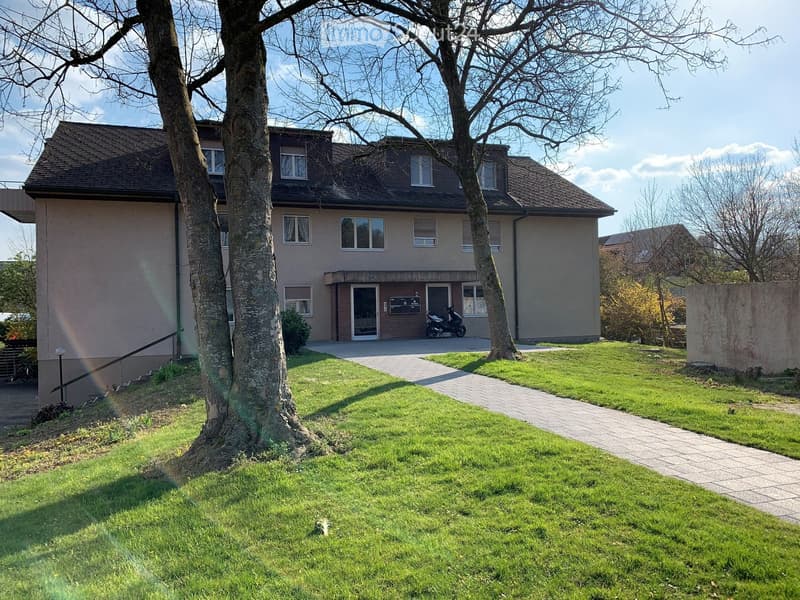 Helle 3.5-Zimmer-Wohnung mit Balkon und schöner Aussicht in Laupen BE (1)