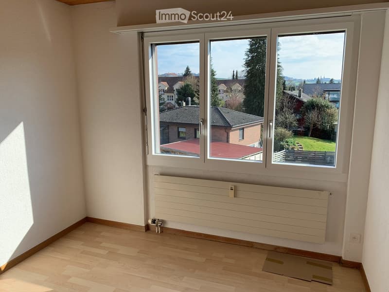 Helle 3.5-Zimmer-Wohnung mit Balkon und schöner Aussicht in Laupen BE (7)