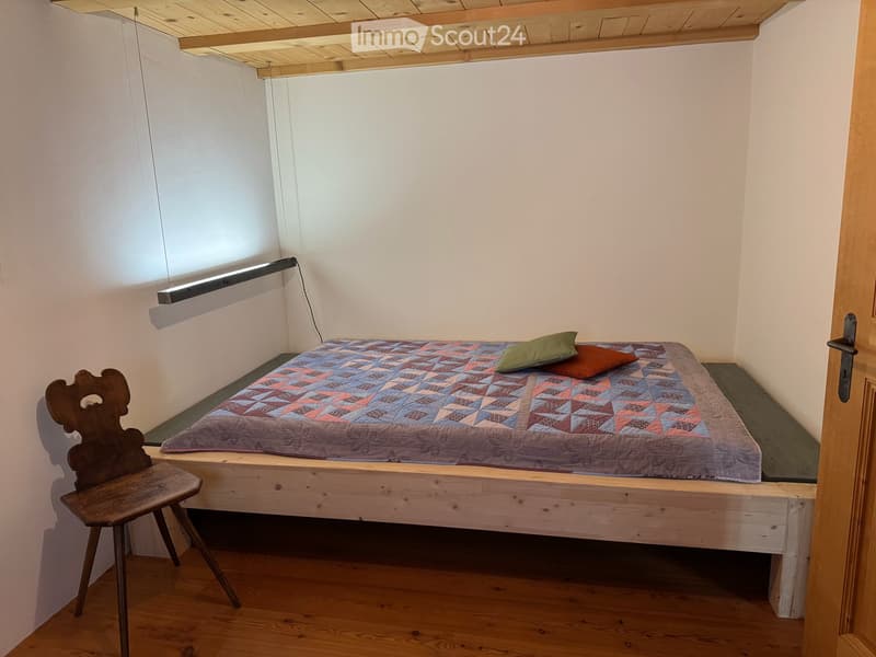 Spezielle 4-Zimmer-Wohnung in idyllischer Berglage – Vals, Graubünden (8)