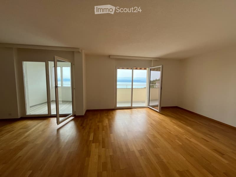 Spacieux appartement en attique de 4.5 pièces avec vue imprenable à Neuchâtel (2)