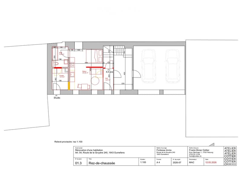 Floor plan of a ground floor showing a studio, entrance, hallway, and living space with labeled dimensions and room labels.