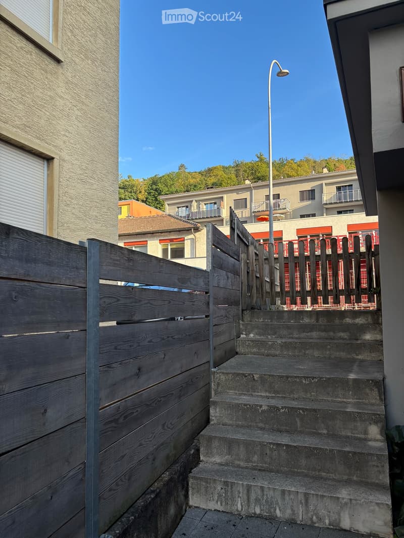 Portail de la terrasse (place de parking juste devant)