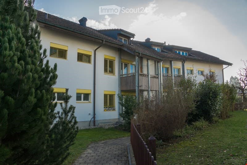 Appartement spacieux et calme de 3 1/2 pièces sous les toits (12)
